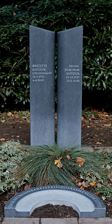 stele_kotzur